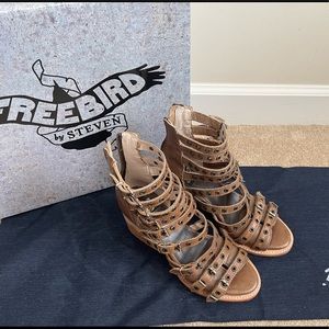 Like new, Freebird sandal